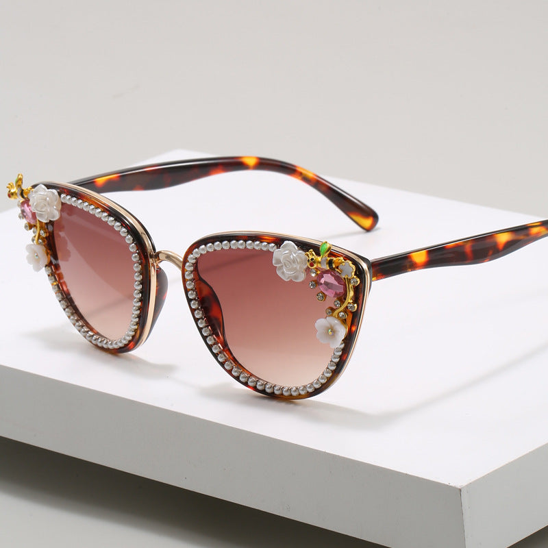 Ladies Glamorous Cat-Eye Sunglasses with Floral Decorations Kalsten