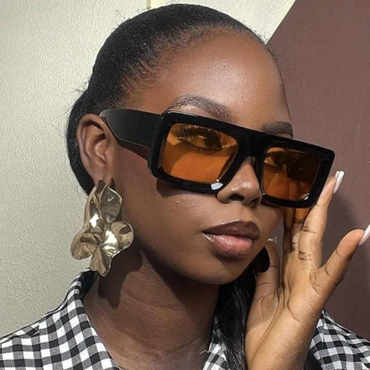Women's fashionable square sunglasses with sturdy frame and protective lenses Kalsten
