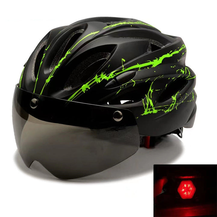 Bicycle helmet with integrated sun visor and optimal ventilation Kalsten