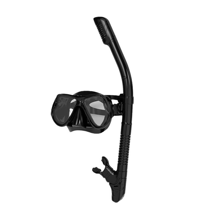 Snorkel mask with ergonomic fit and innovative breathing technology Kalsten