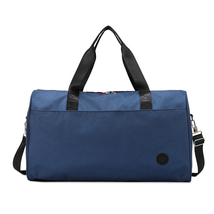 Sporty travel bag with sturdy carrying handles and removable shoulder strap Kalsten