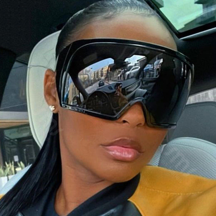 Ladies sporty sunglasses with aerodynamic design Kalsten