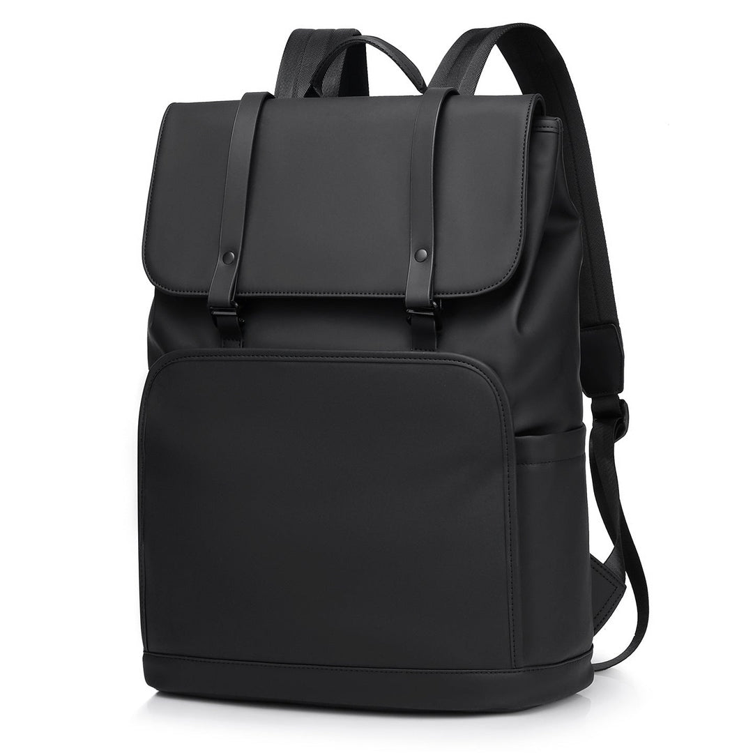 Spacious laptop backpack with adjustable shoulder straps and water-repellent material Kalsten