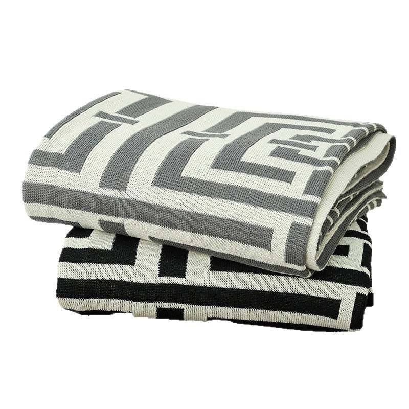 Women's decorative comfort blanket in modern geometric design Kalsten