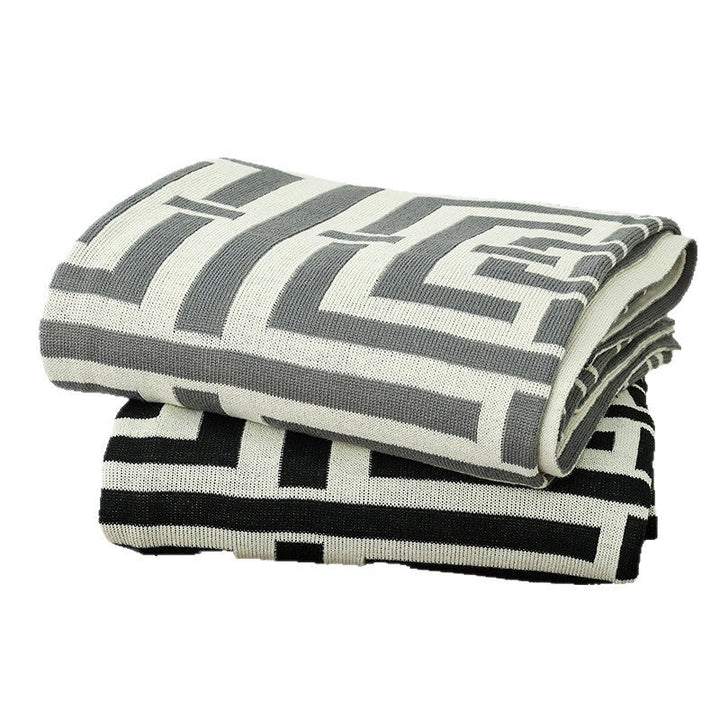 Women's decorative comfort blanket in modern geometric design Kalsten