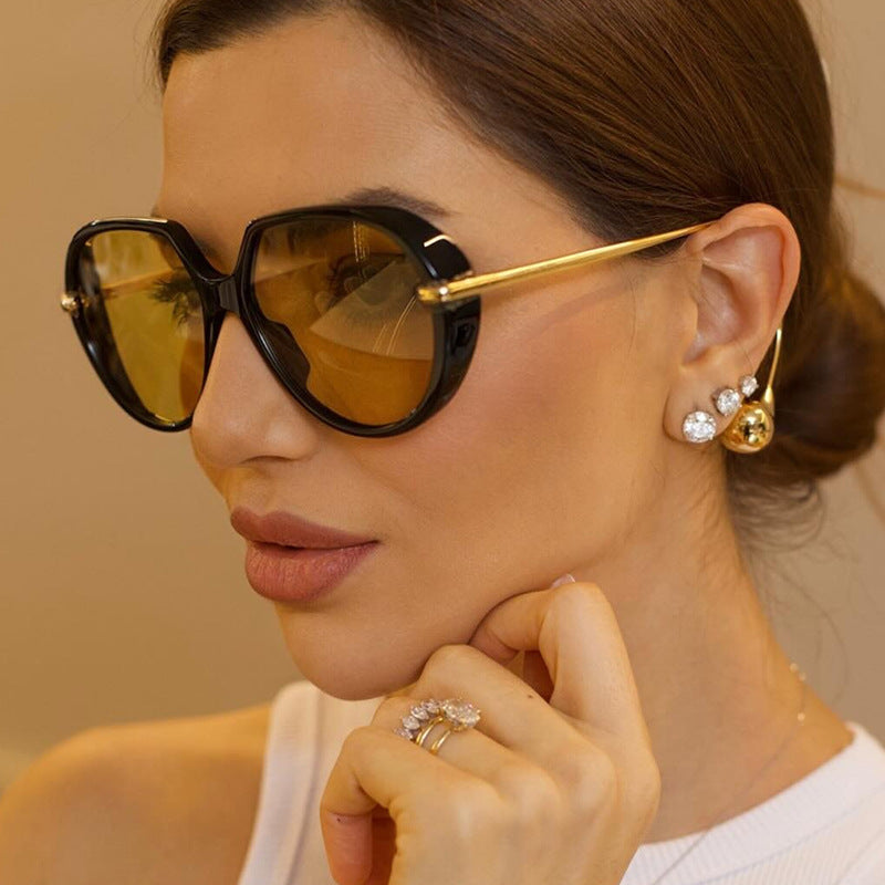 Women's Cat-Eye Sunglasses with Golden Accents and Stylish Frame Kalsten
