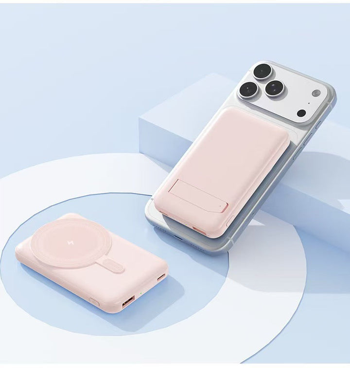 Power bank with wireless charger by Kalsten