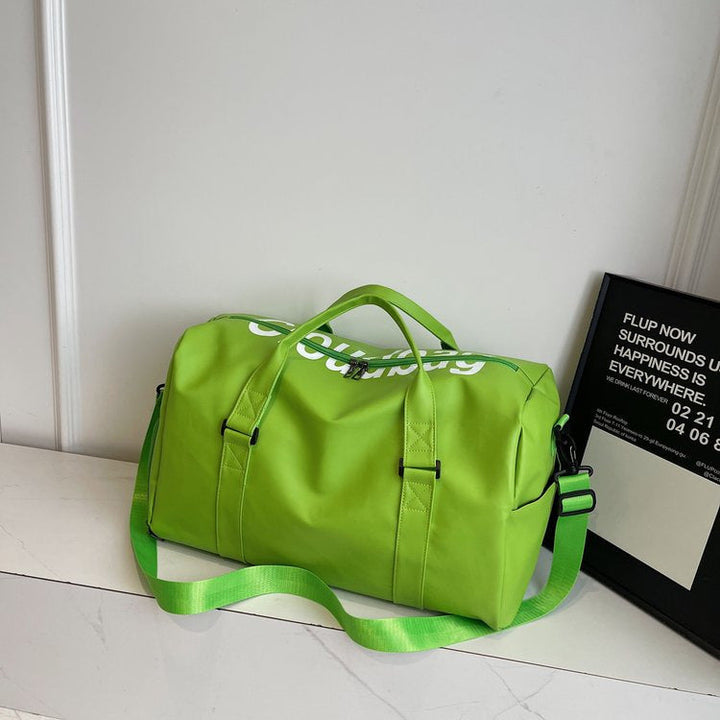 Sporty travel bag with robust design and adjustable shoulder strap Kalsten