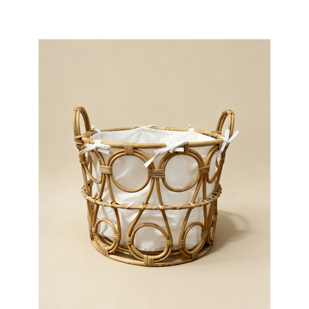 Basket with Round Cutout Acalora