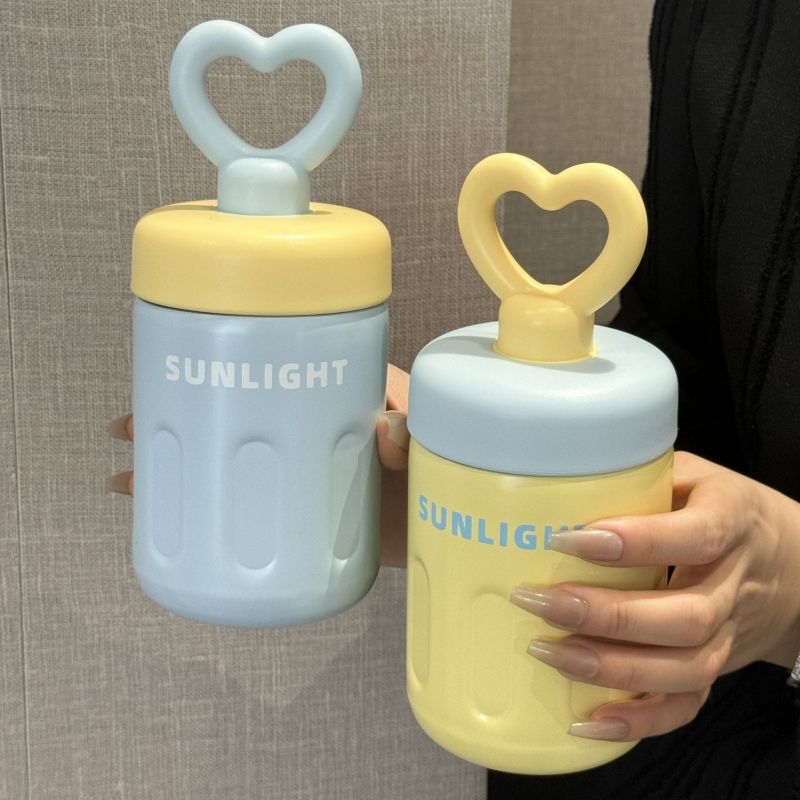 Women's practical drinking bottle with heart handle Kalsten