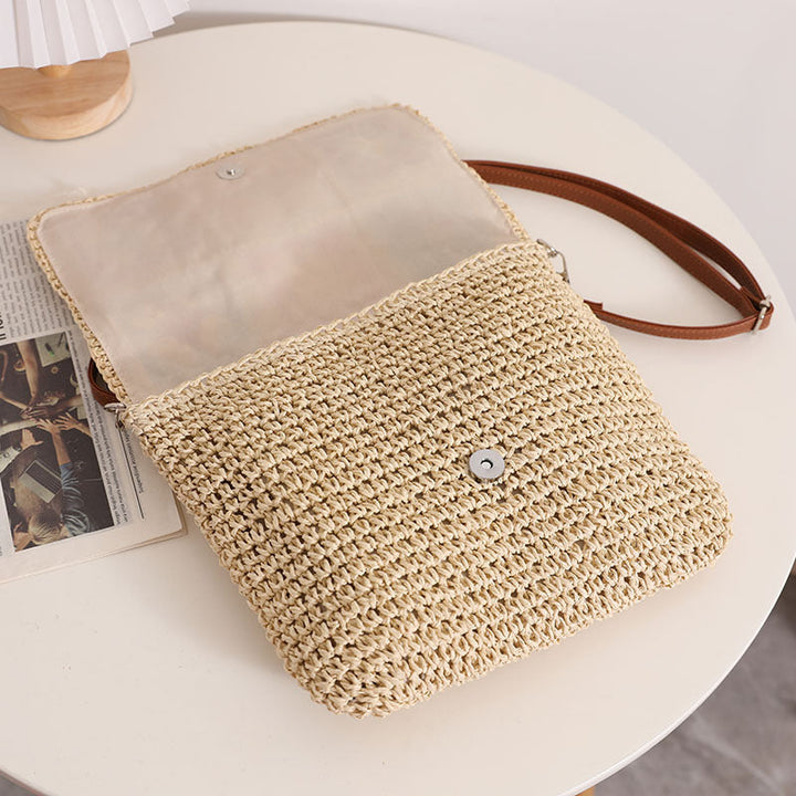 Fashionable shoulder bag with colorful crochet pattern Kalsten