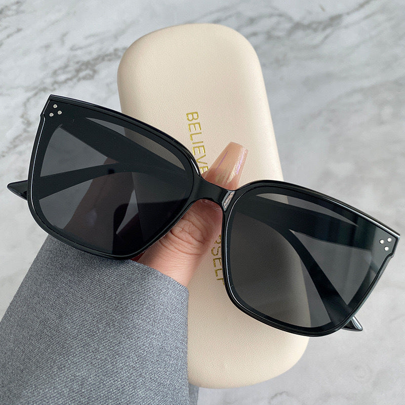 Women's fashionable oversized sunglasses in retro style Kalsten