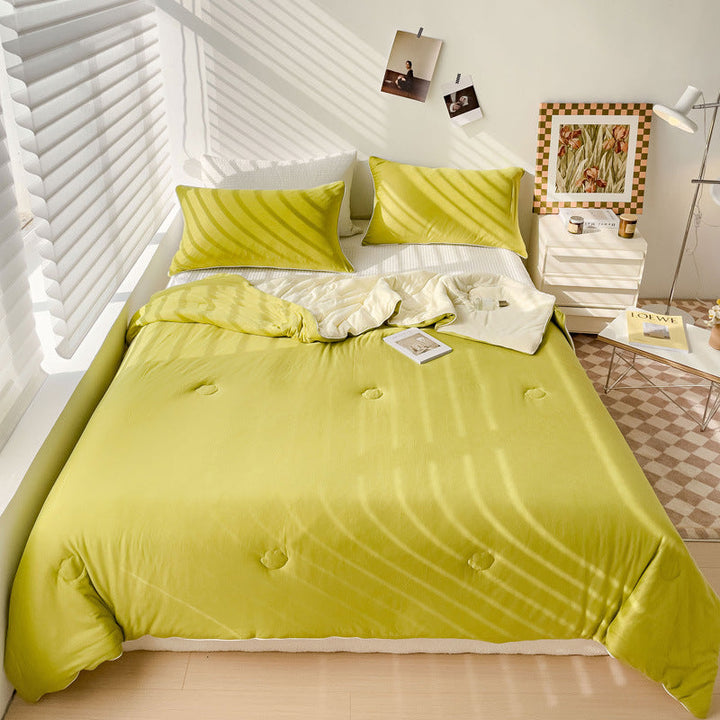 Women's high-quality duvet with a velvety surface and elegant quilting Kalsten