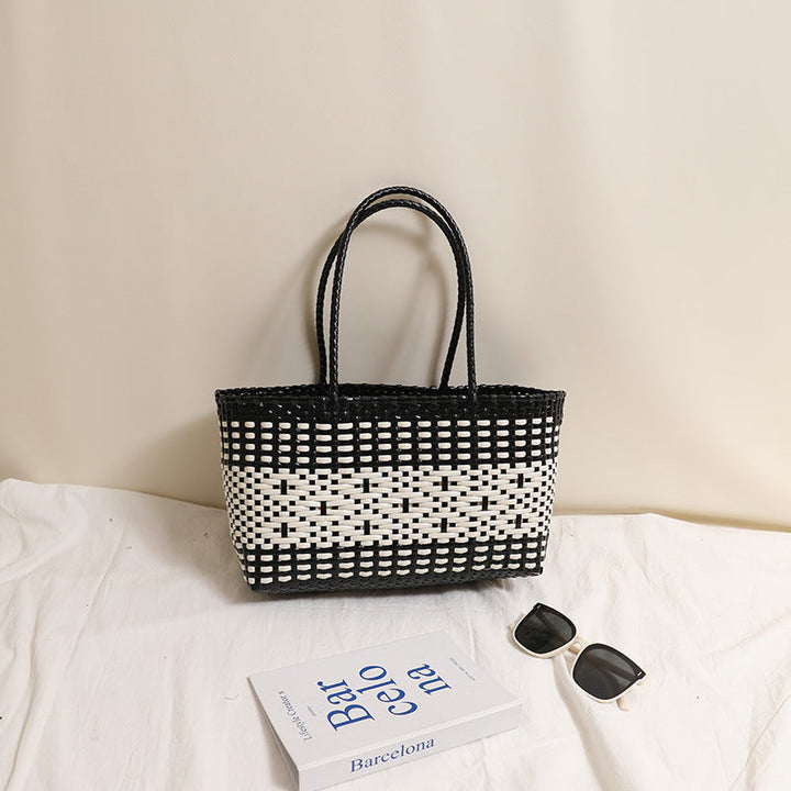 Braided tote bag with modern accents Kalsten