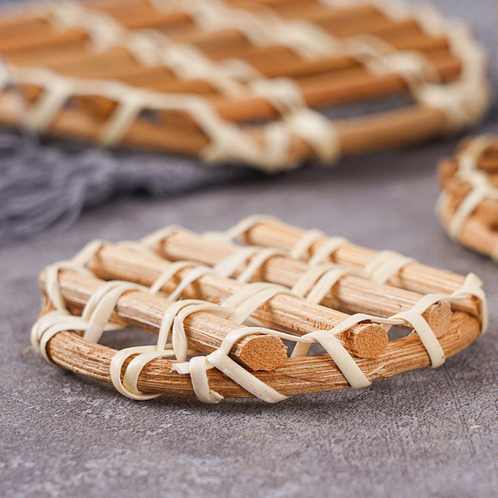Women Decorative Table Coasters made of Braided Natural Material Kalsten