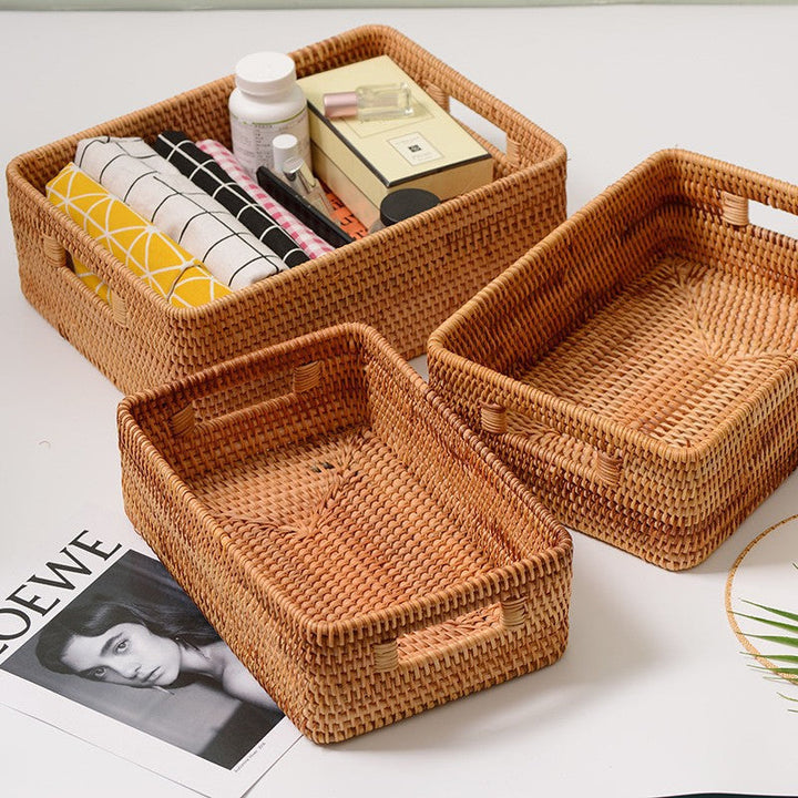 Women rectangular storage basket made of natural material Kalsten