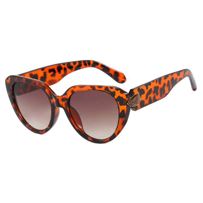 Women Cat-Eye Sunglasses with striking design and protective UV filter Kalsten