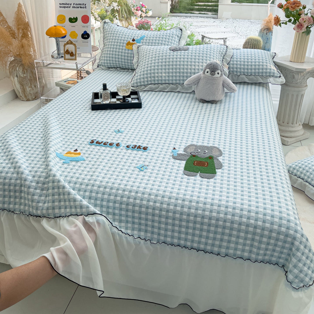 Women's cuddly blanket with playful panda motif and high-quality cotton surface Kalsten