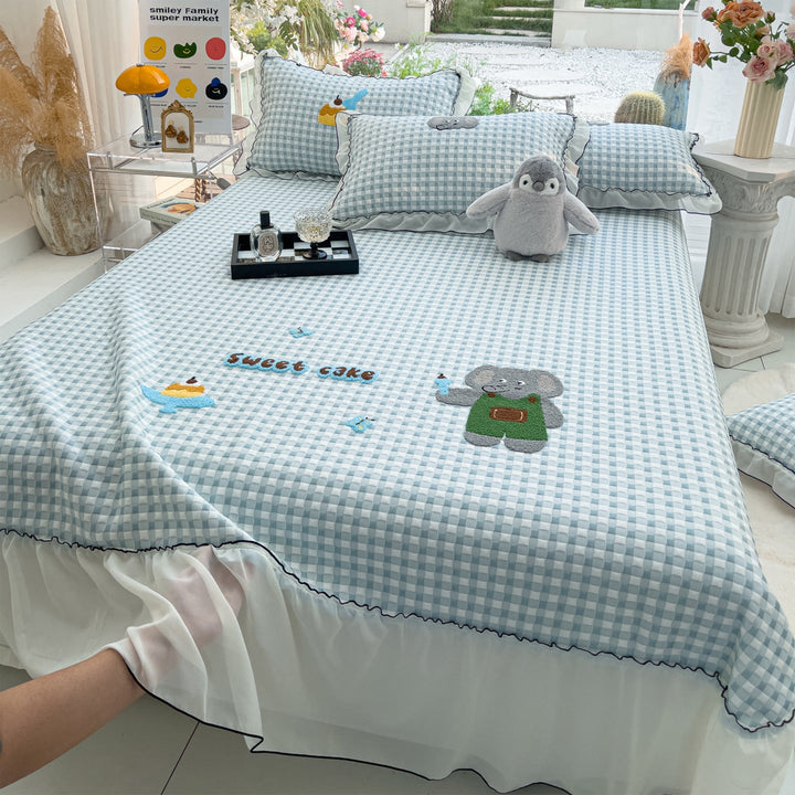 Women's cuddly blanket with playful panda motif and high-quality cotton surface Kalsten