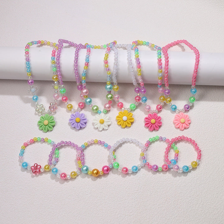 Playful jewelry set with flower pendant Kalsten