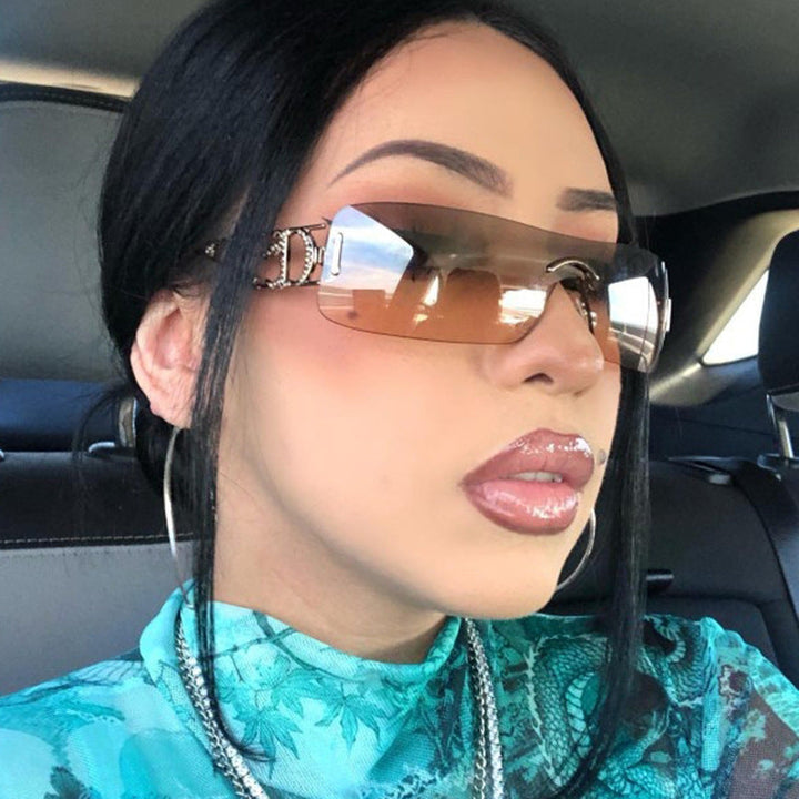 Women's futuristic sunglasses with ultra-modern metal accents Kalsten