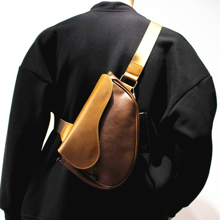 Elegant shoulder bag with innovative closure Kalsten