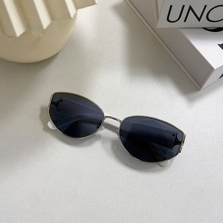 Fashionable Cat-Eye Sunglasses with Golden Frame Kalsten
