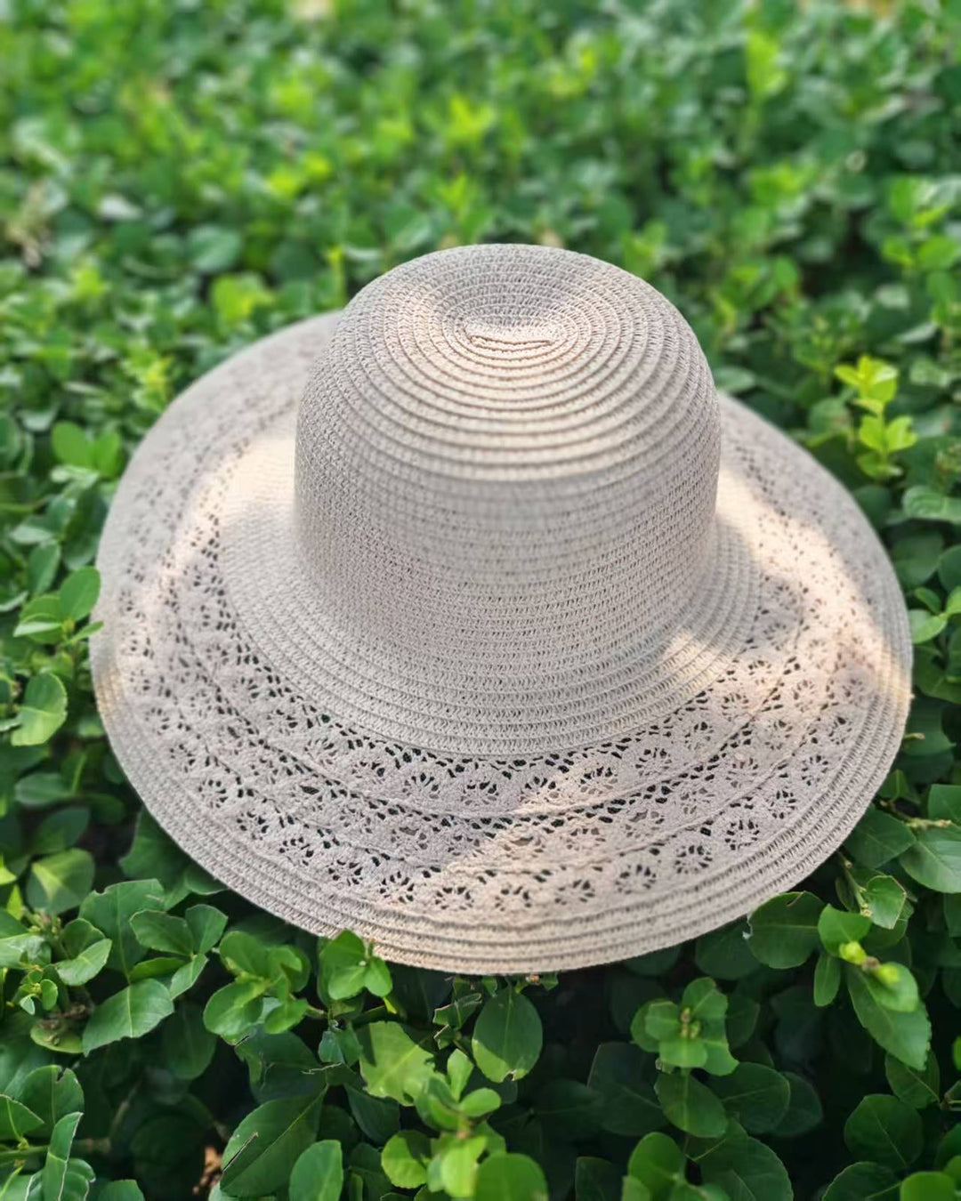 Sun hat with elegant crochet trim Kalsten