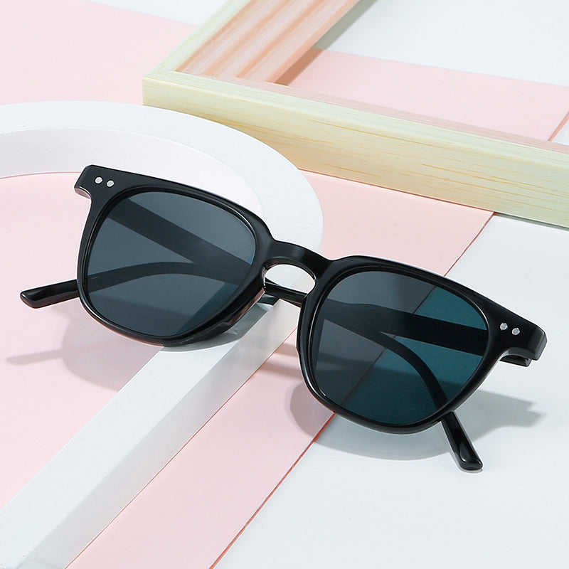 Ladies fashionable sunglasses with high-quality UV protection and comfortable frame Kalsten