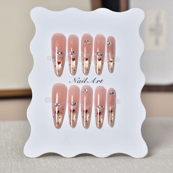 Artistic Holiday-Themed Press-On Nail Art Kalsten