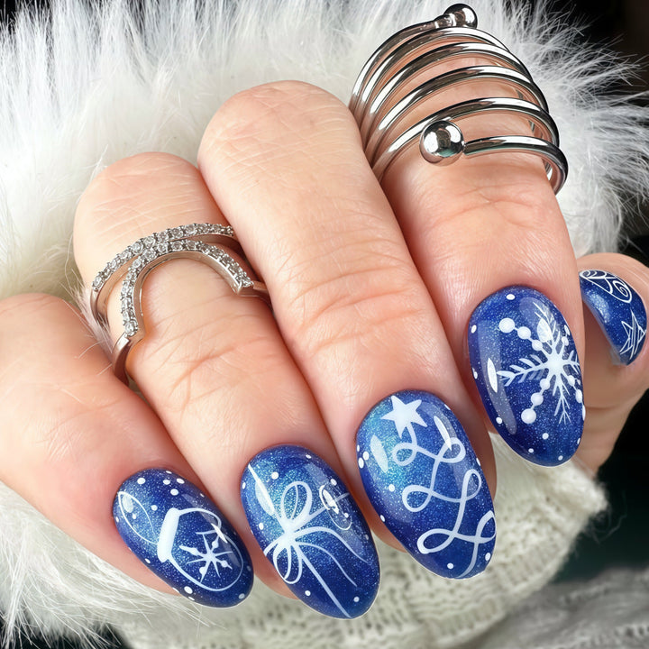Artificial nails with festive winter design Kalsten