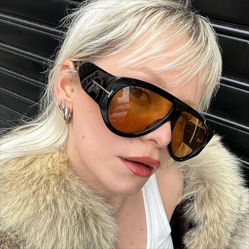 Ladies elegant sunglasses in striking design Kalsten