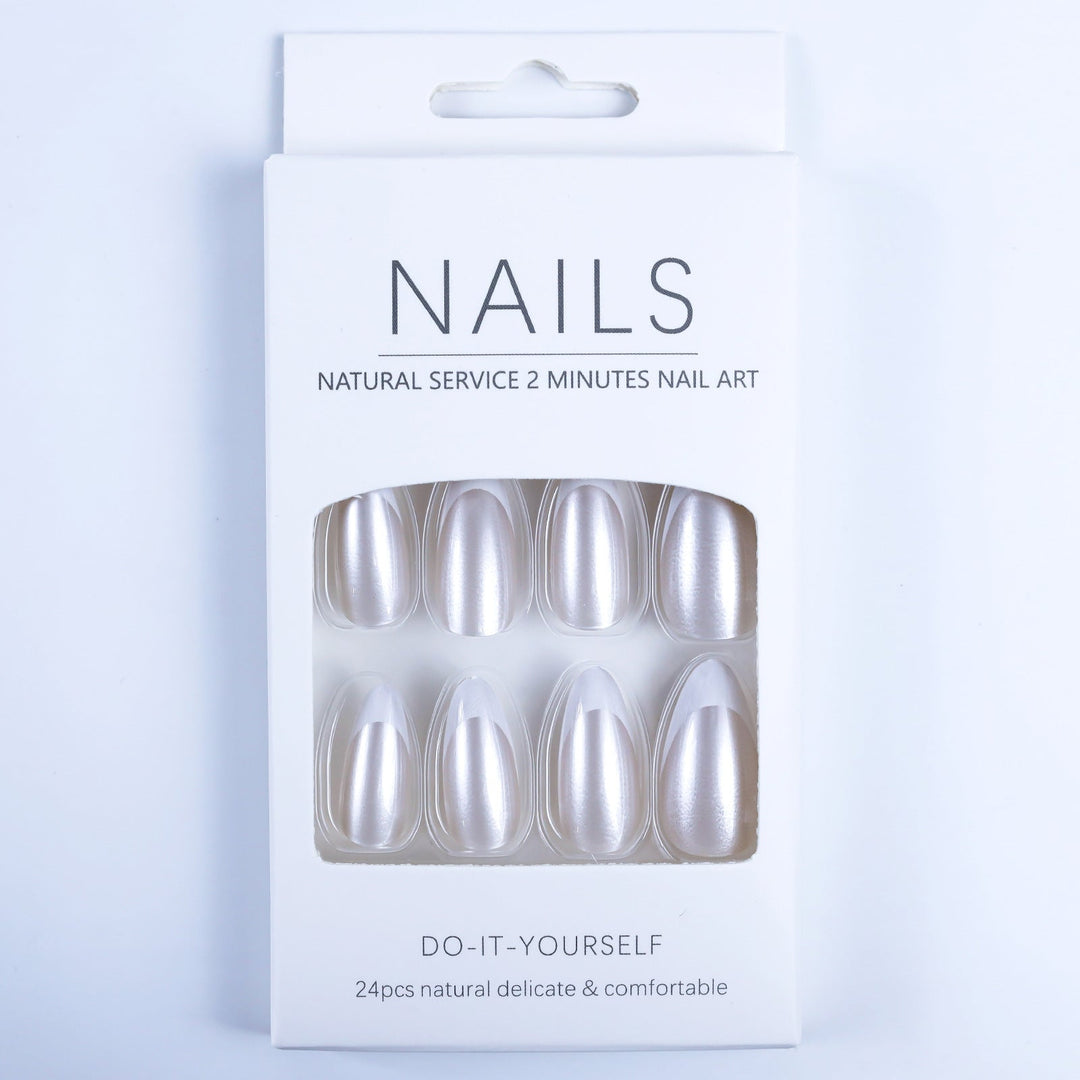 Artificial nails in elegant French tip design Kalsten