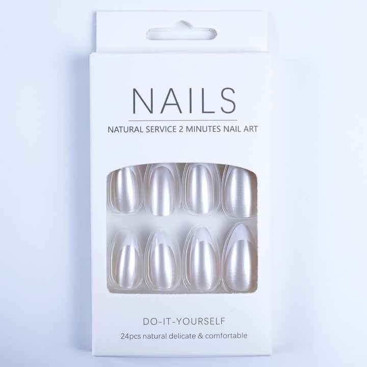 Artificial nails in elegant French tip design Kalsten