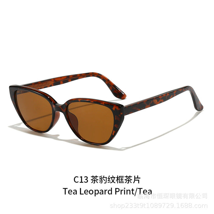 Women Cat-Eye Sunglasses with trendy leopard pattern and sturdy frame Kalsten