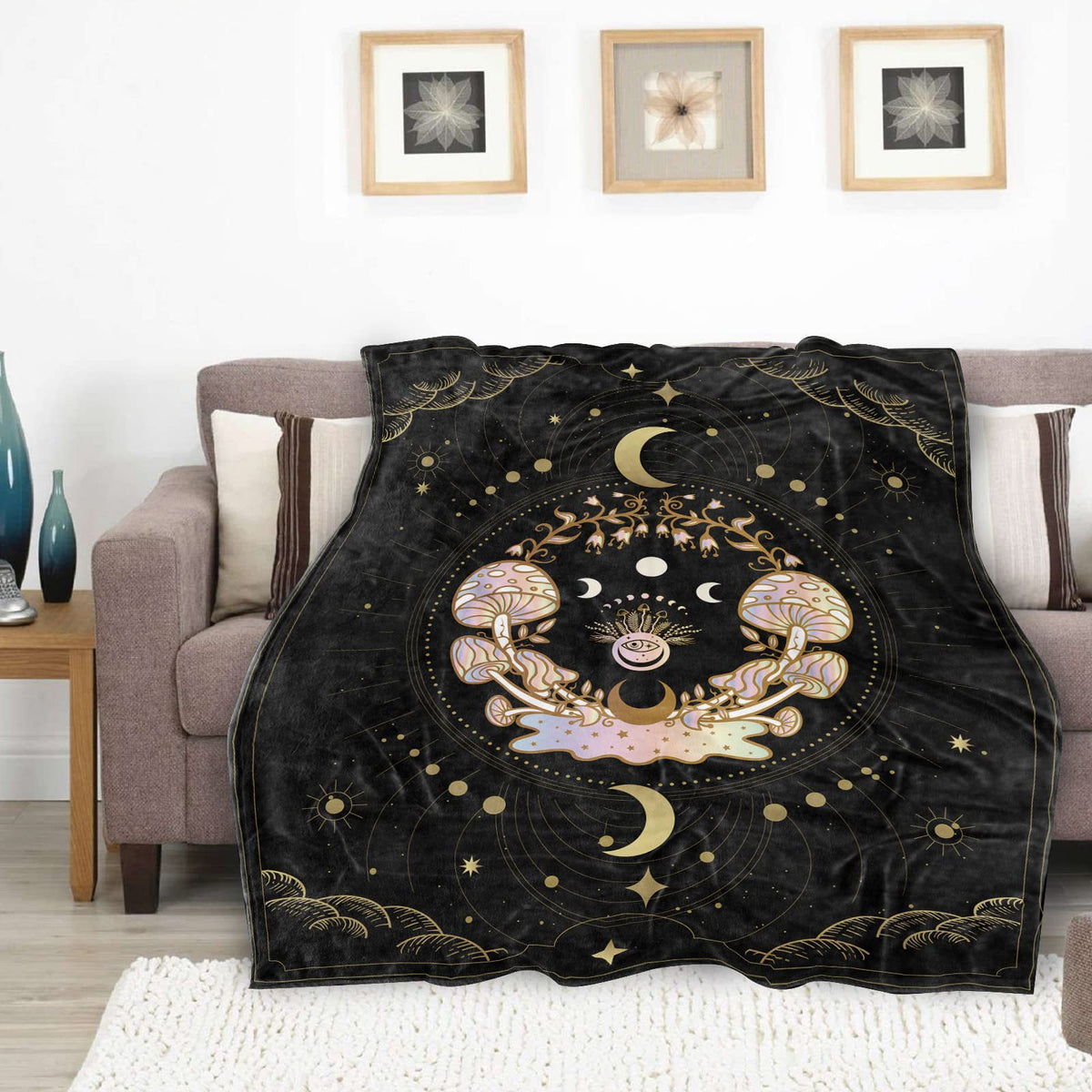 Artistic Mushroom-Themed Throw Blanket