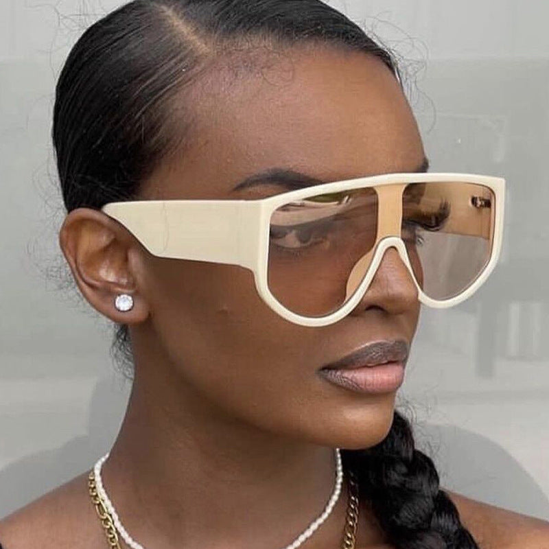 Women’s fashion sunglasses with extraterrestrial design Kalsten