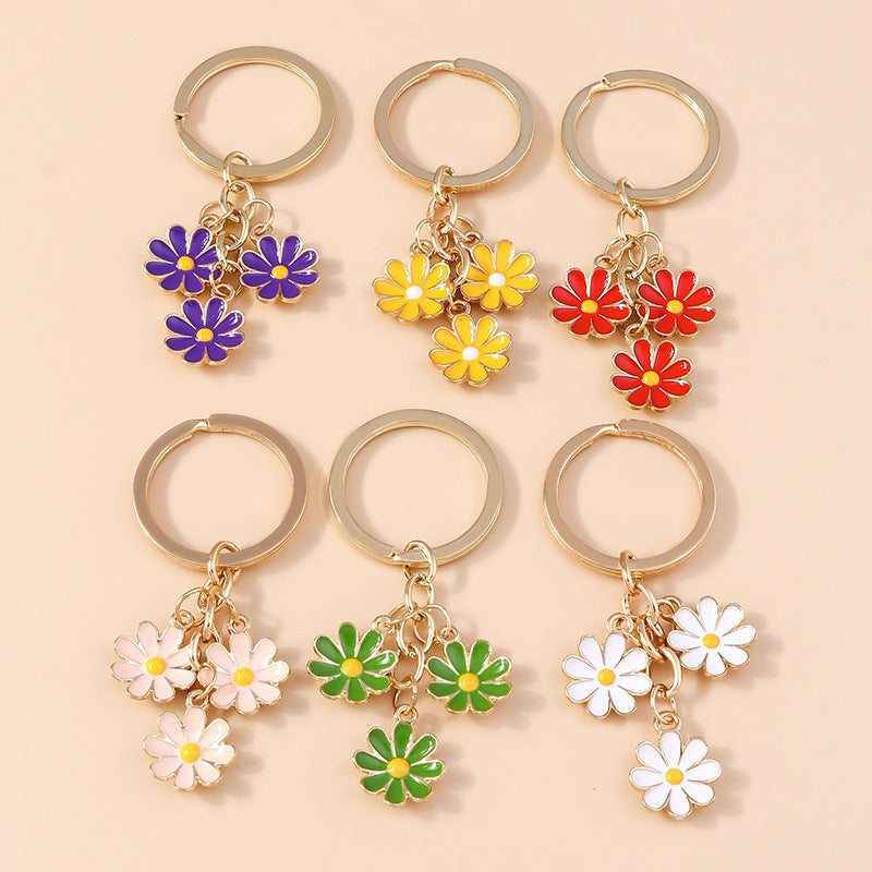 Keychain with Three Playful Daisies Kalsten