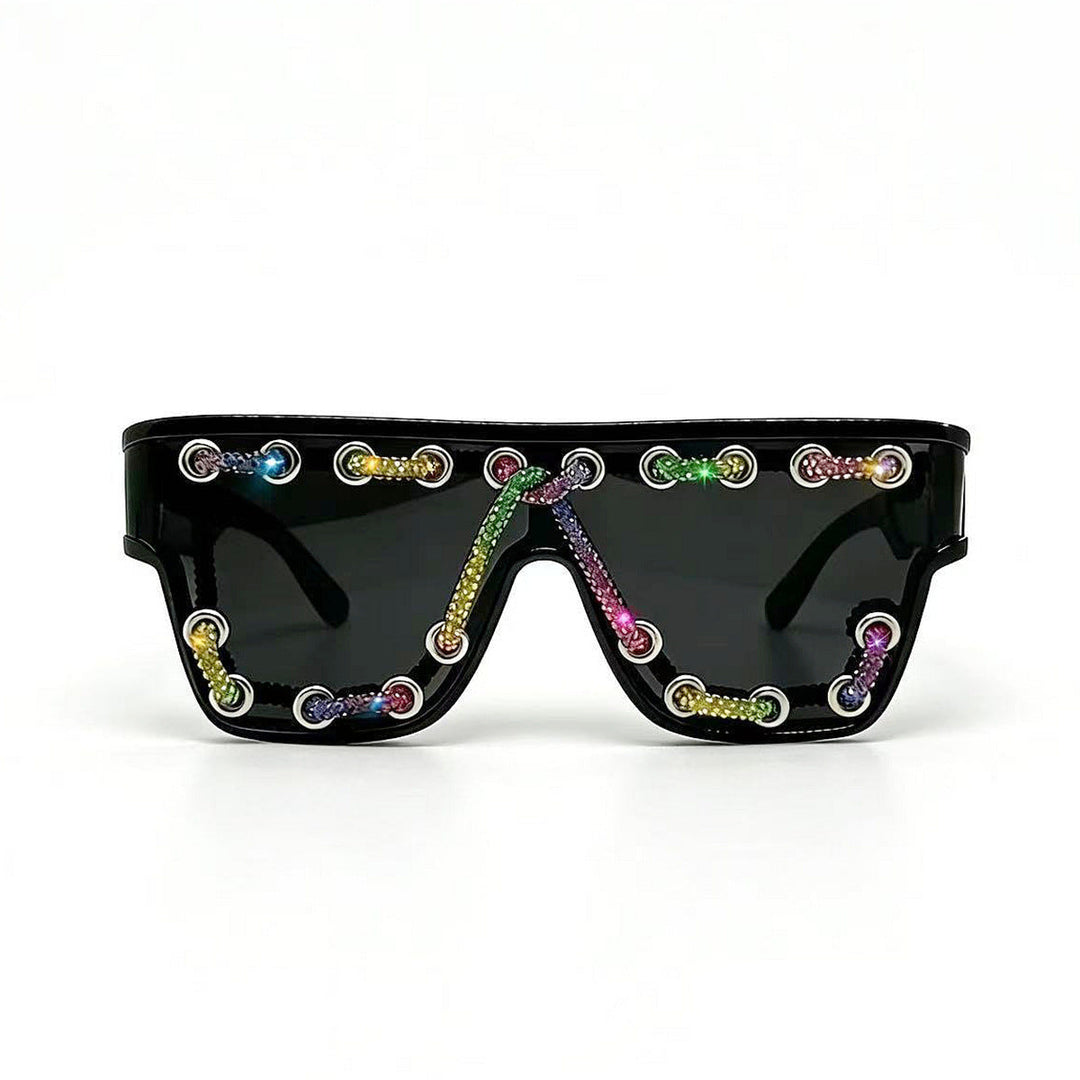 Ladies sunglasses with extravagant design and decorative chain embellishment Kalsten