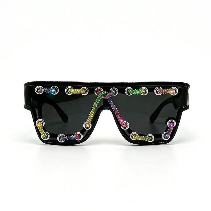 Ladies sunglasses with extravagant design and decorative chain embellishment Kalsten