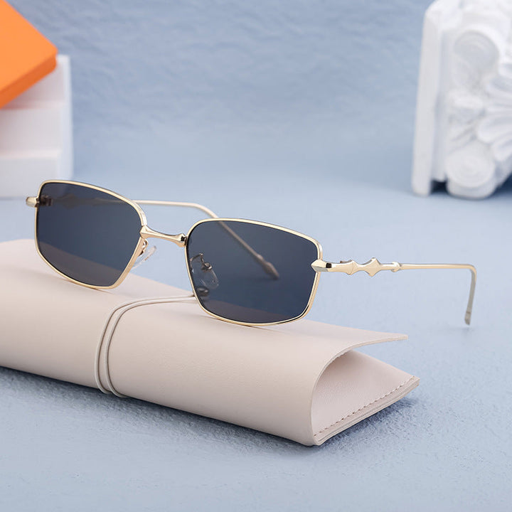 Women's fashionable glasses in innovative asymmetric design Kalsten