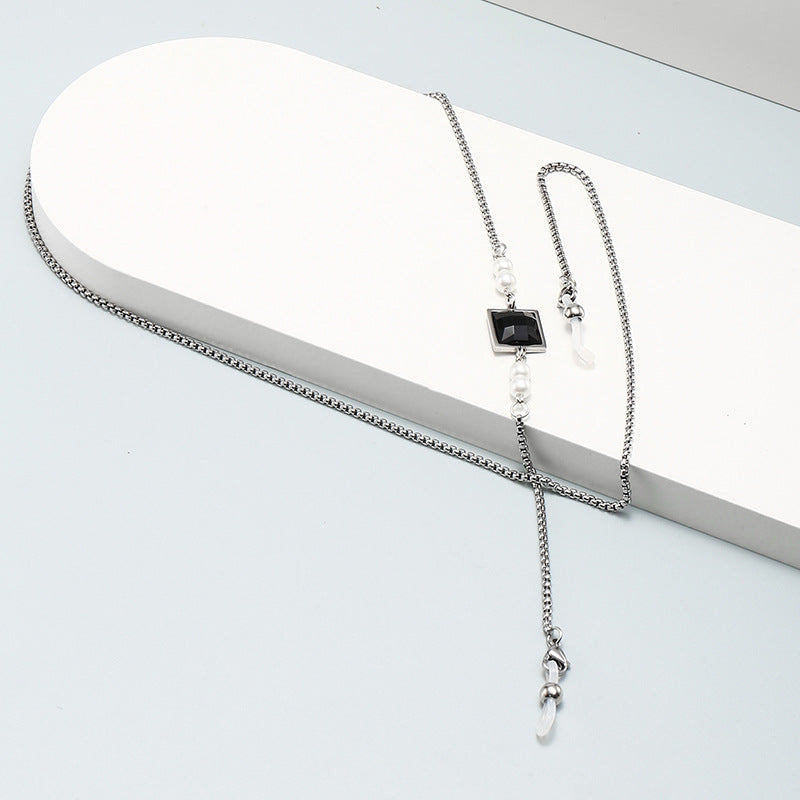 Fashionable Eyewear Chain Kalsten