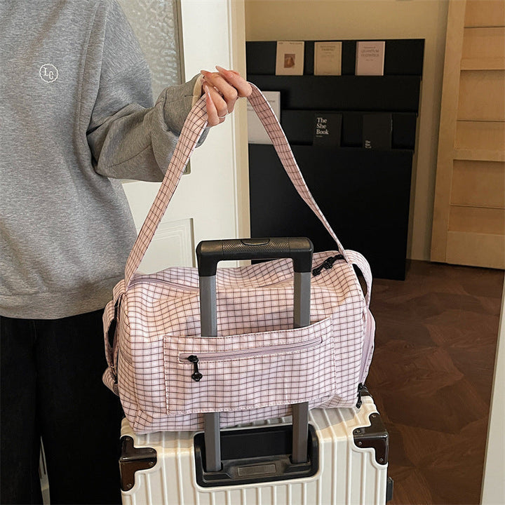 Women’s sporty and stylish travel bag Kalsten