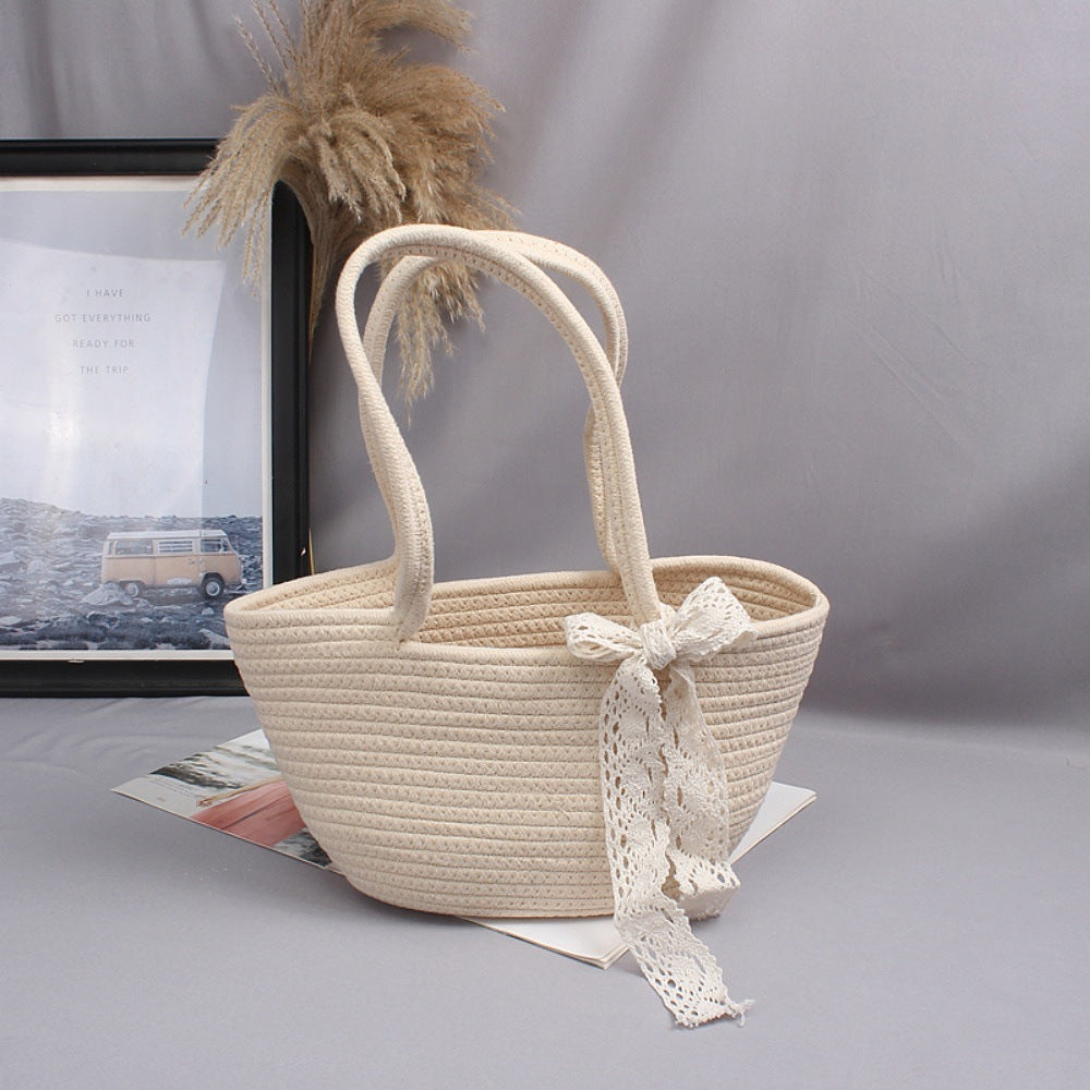 Basket bag with playful lace accent Kalsten