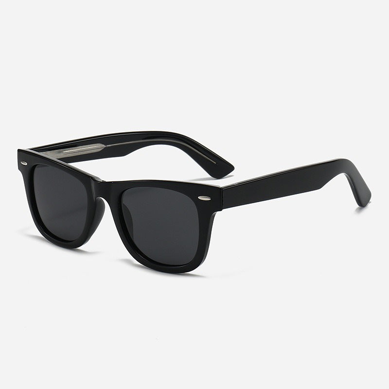 Ladies classic sunglasses with timeless design Kalsten
