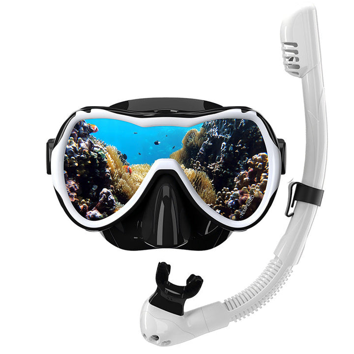 Diving mask with wide field of vision by Kalsten