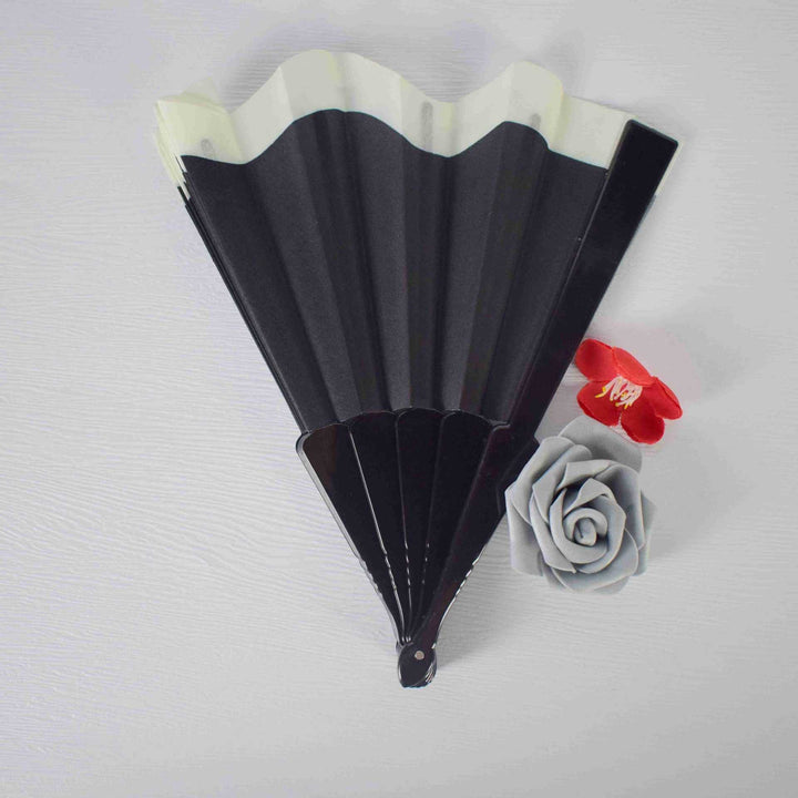 Women's stylish fan made of wood and satin Kalsten
