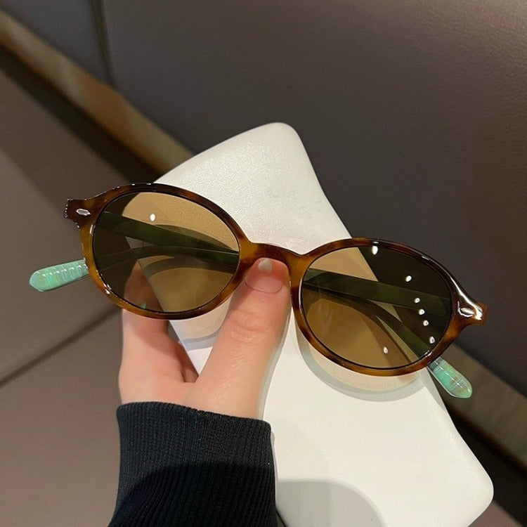 Ladies fashionable sunglasses in elegant oval design Kalsten
