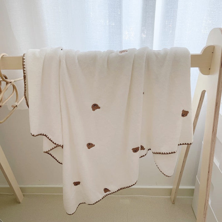 Unisex cuddly blanket with sweet bear motifs Kalsten