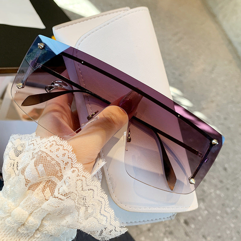 Women oversized sunglasses with modern frame and UV protection Kalsten